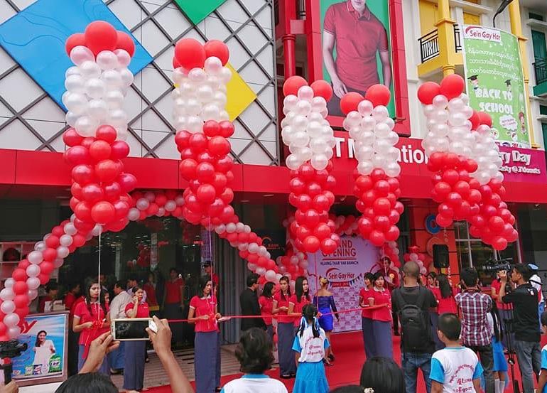 Sein Gay Har Mall Opening Event
